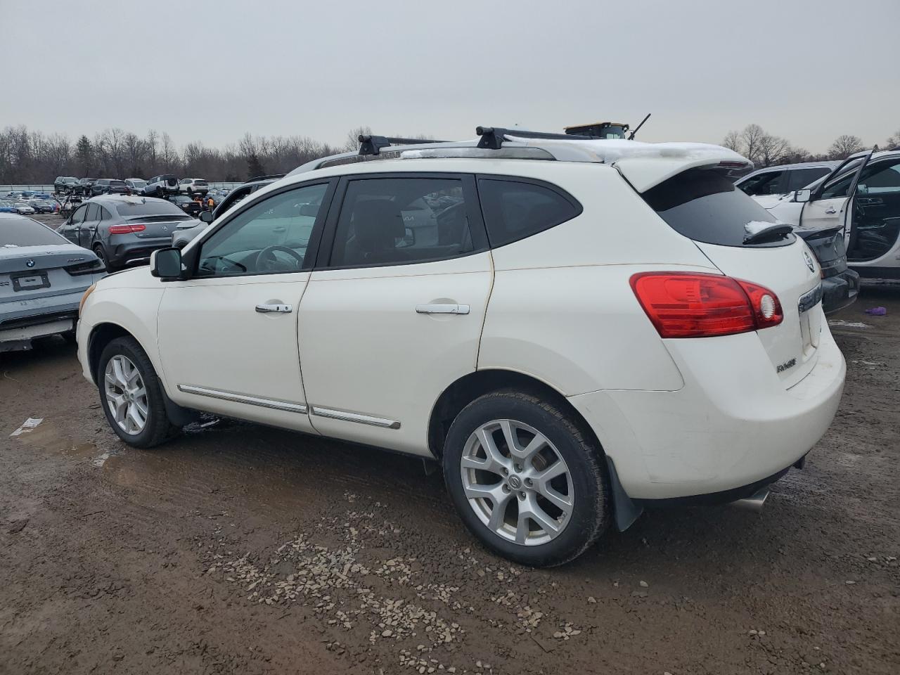 2011 Nissan Rogue - Image 2