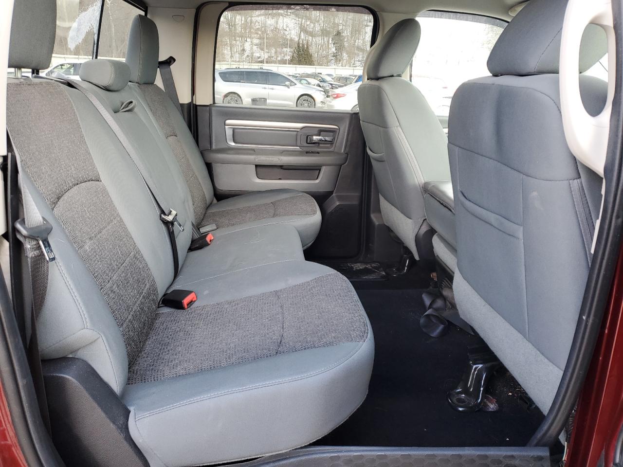 2016 RAM 1500 - Image 10