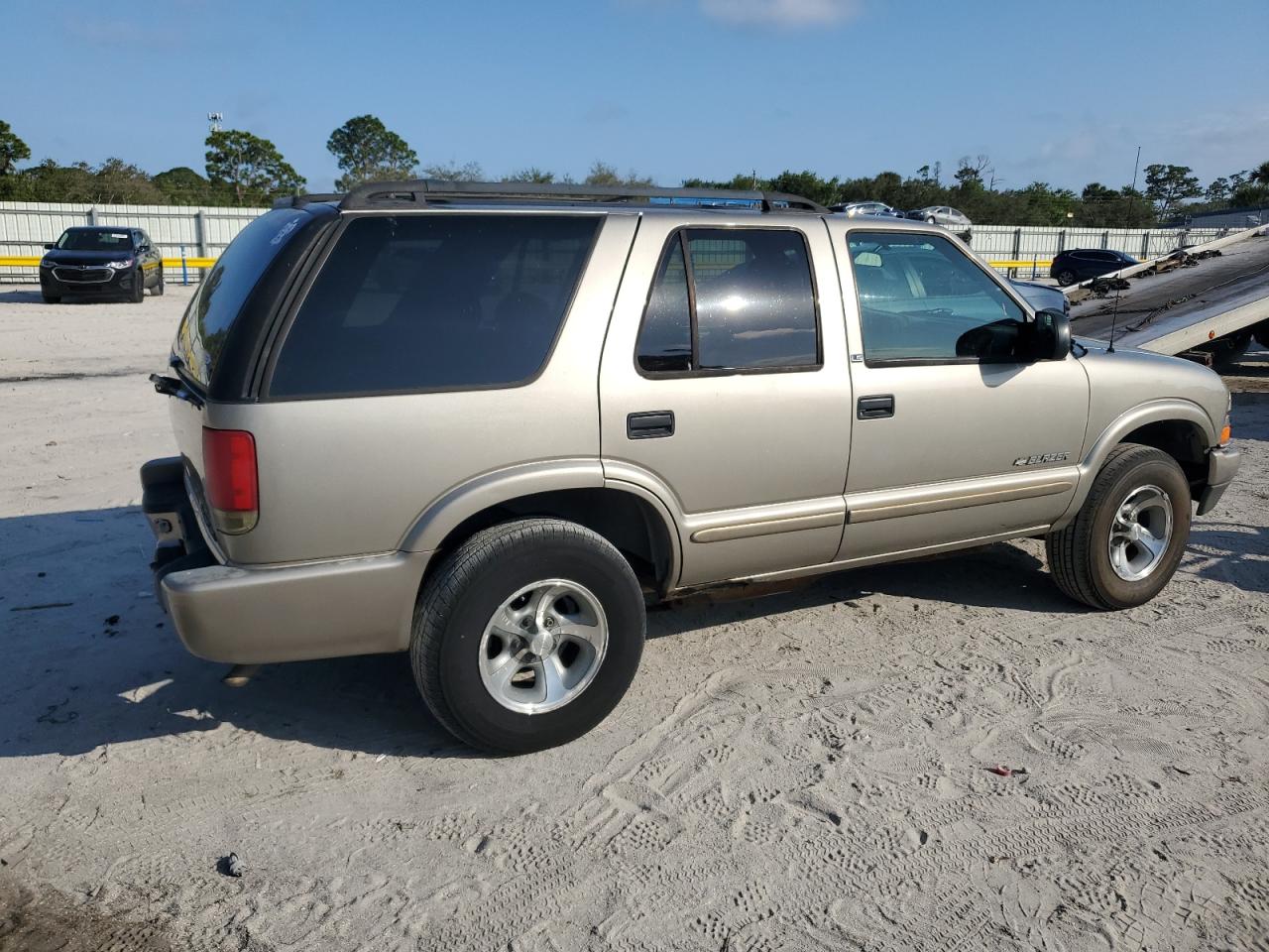 2002 Chevrolet Blazer - Image 3