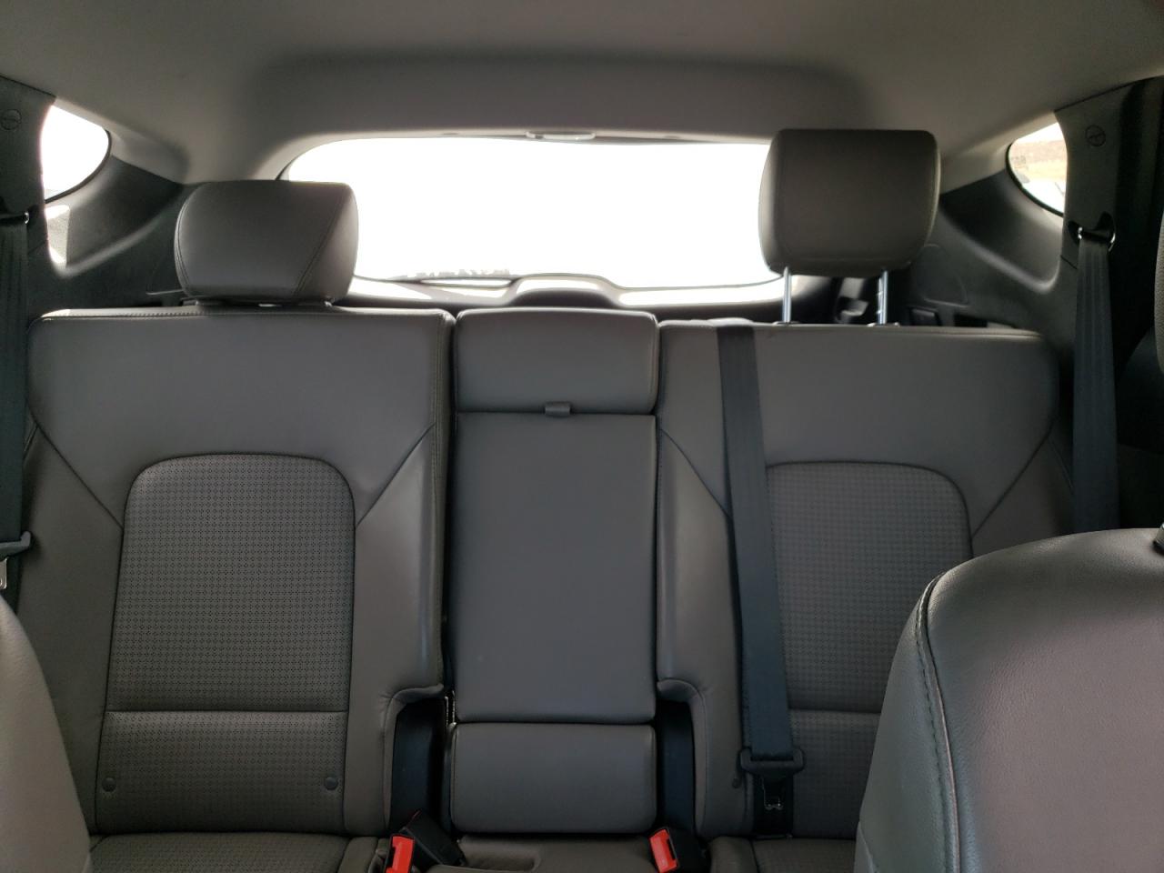 2013 Hyundai Santa Fe - Image 10