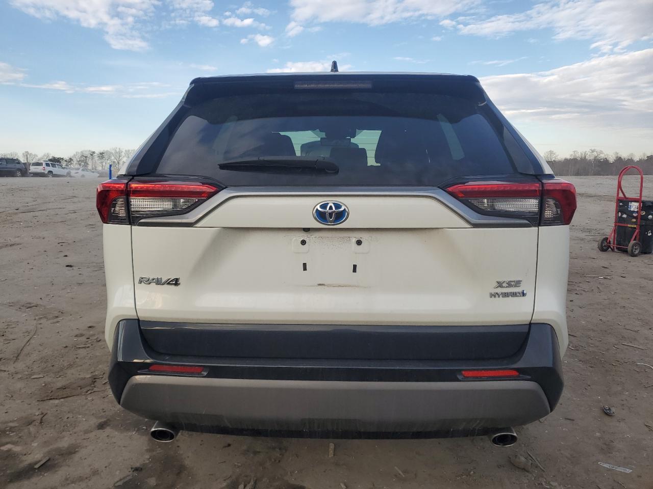 2020 Toyota RAV 4 - Image 6