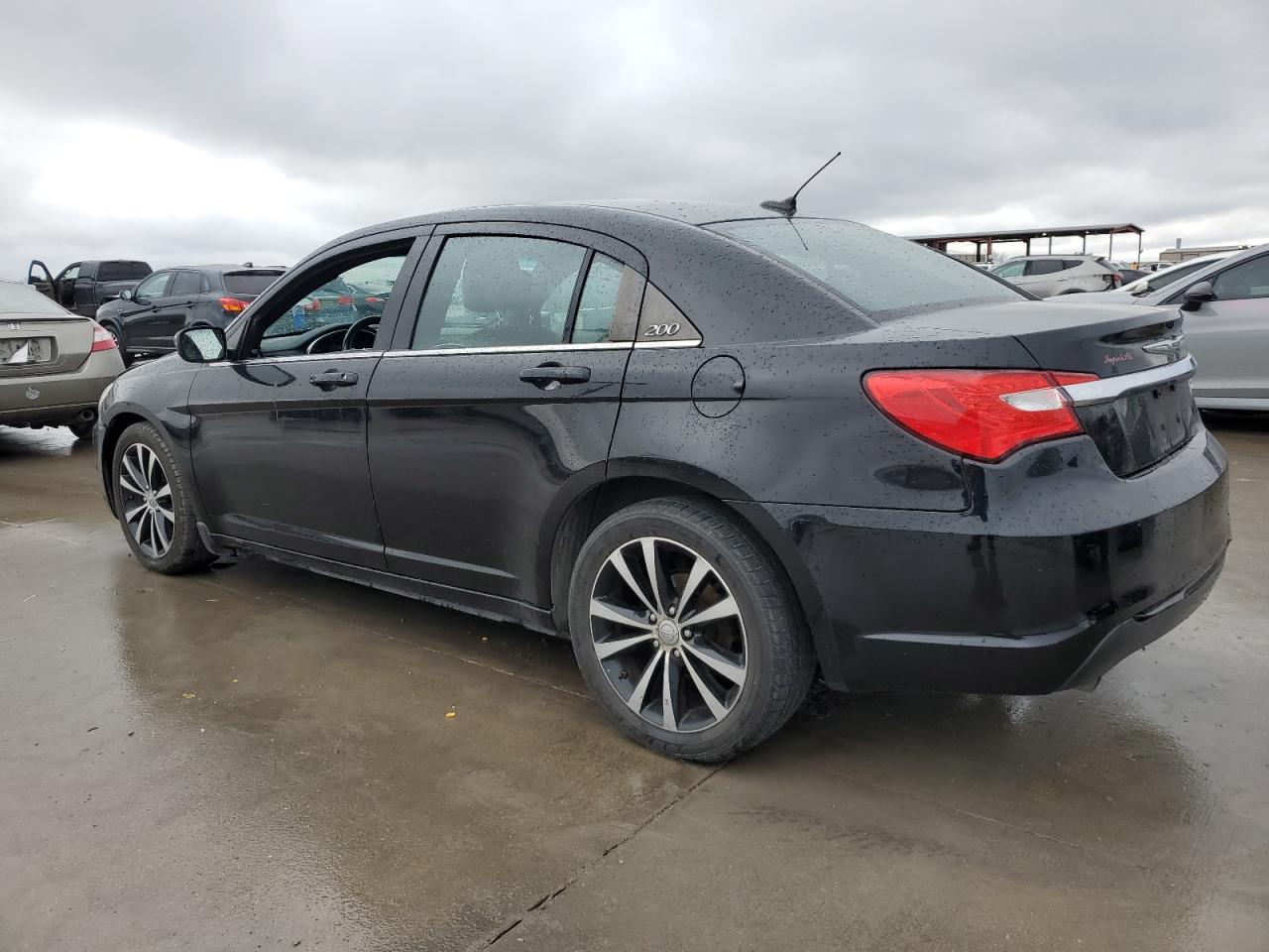2012 Chrysler 200 - Image 2