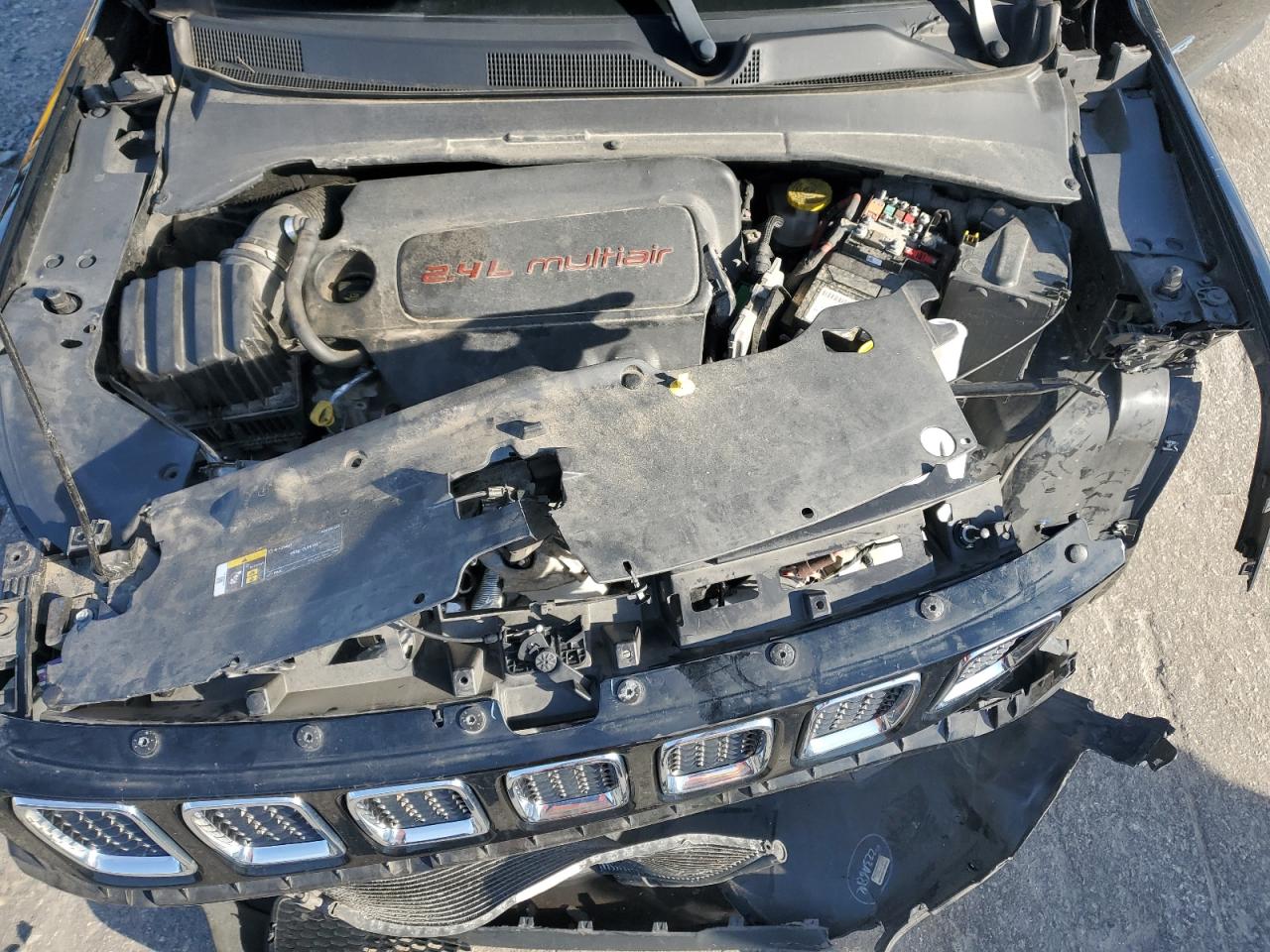 2018 Jeep Compass - Image 12