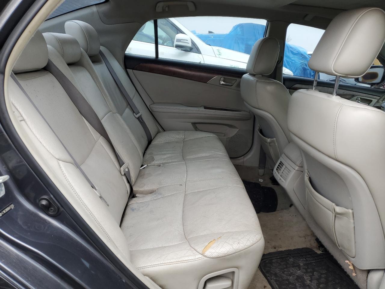 2011 Toyota Avalon - Image 10