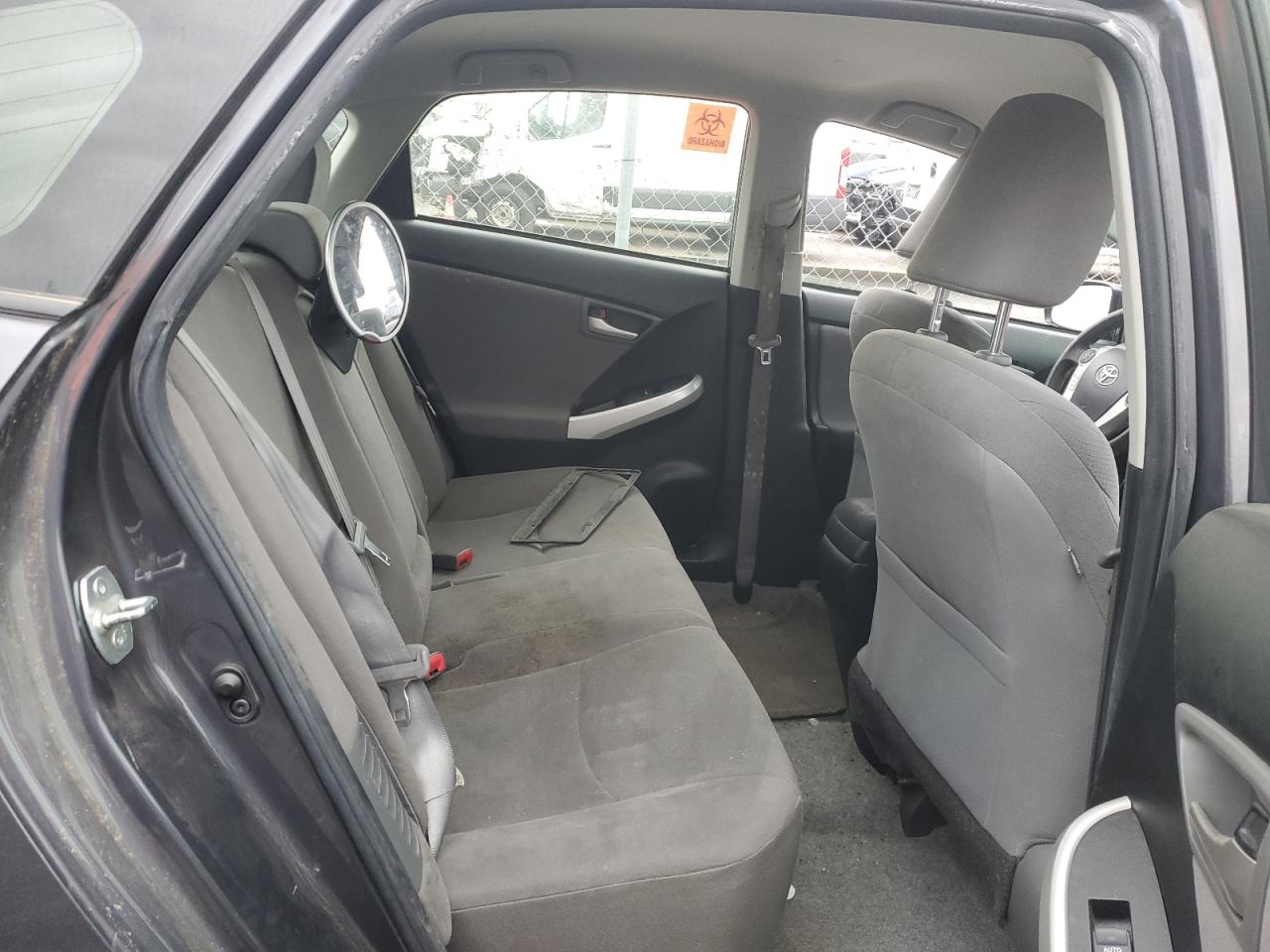 2014 Toyota Prius - Image 10