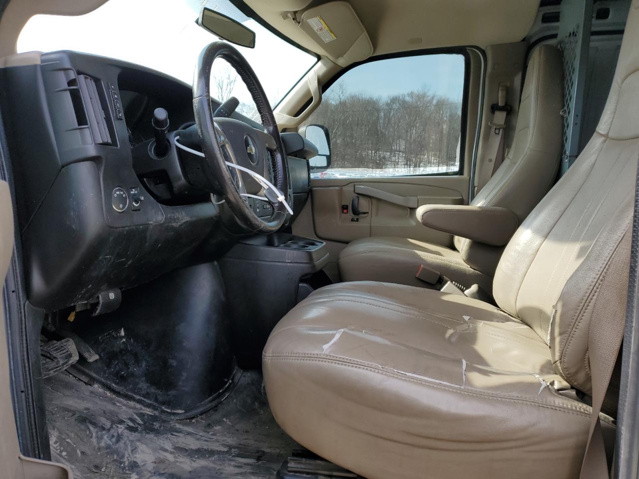 2017 Chevrolet Express - Image 7