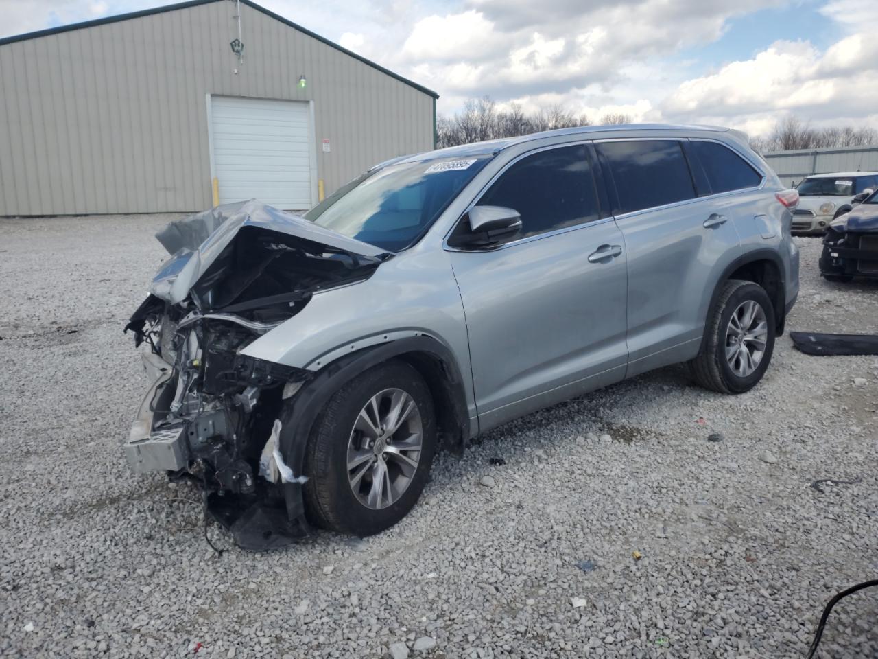 2015 Toyota Highlander - Image 1