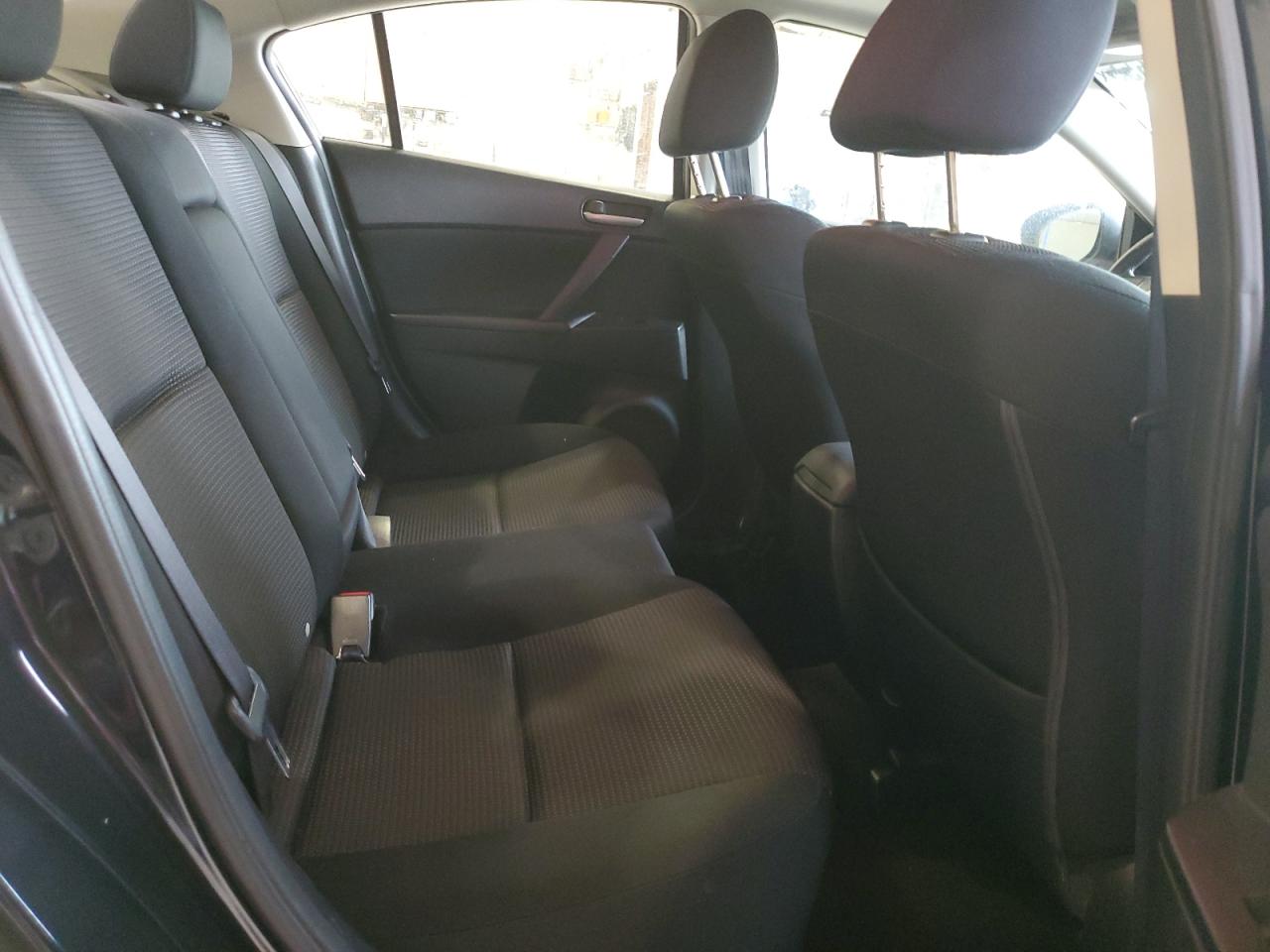 2012 Mazda 3 - Image 10