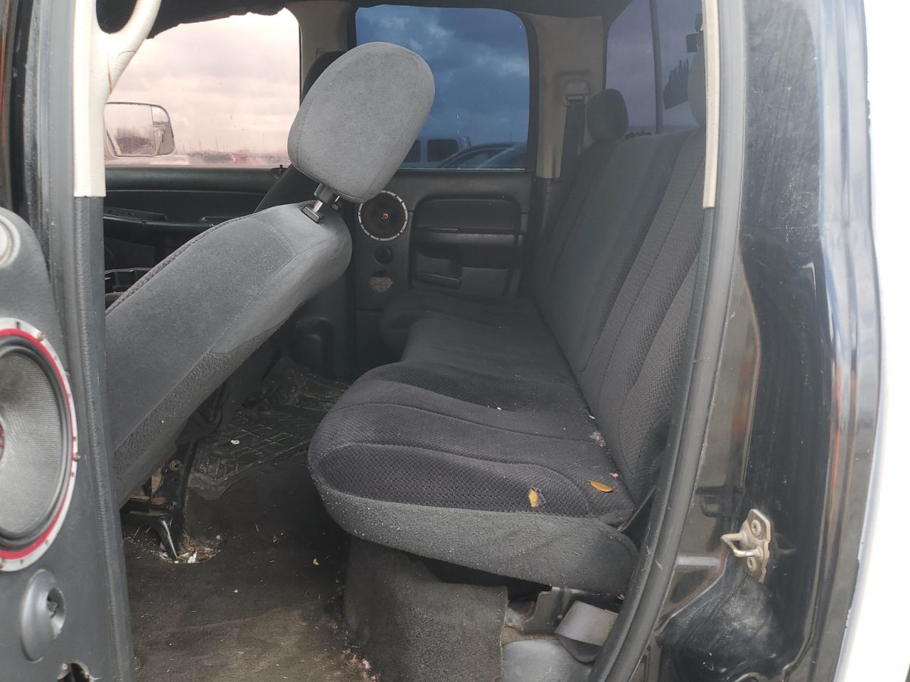 2004 Dodge RAM - Image 10
