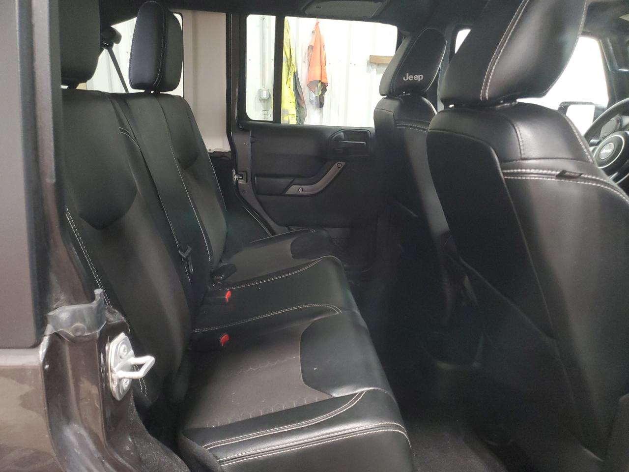 2018 Jeep Wrangler - Image 11