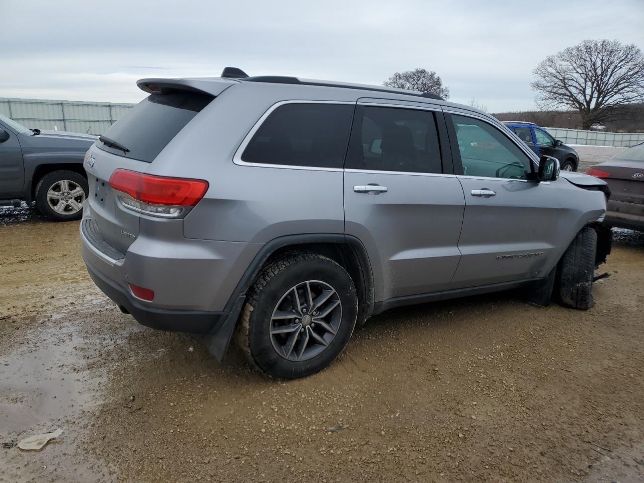 2017 Jeep Grand Cherokee - Image 3