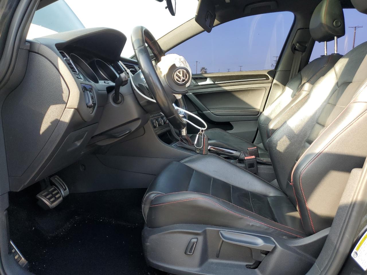 2016 Volkswagen GTI - Image 7