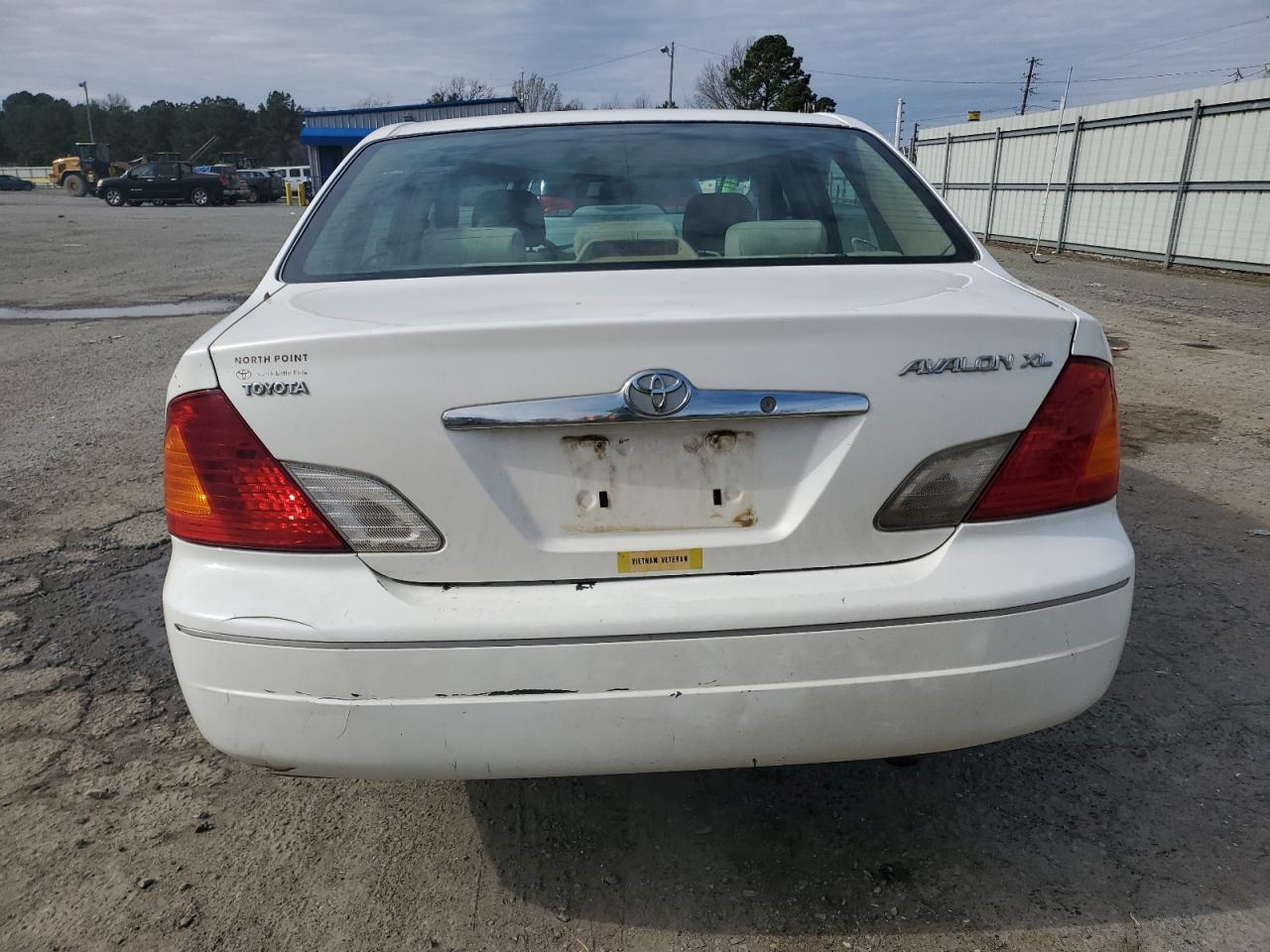 2001 Toyota Avalon - Image 6