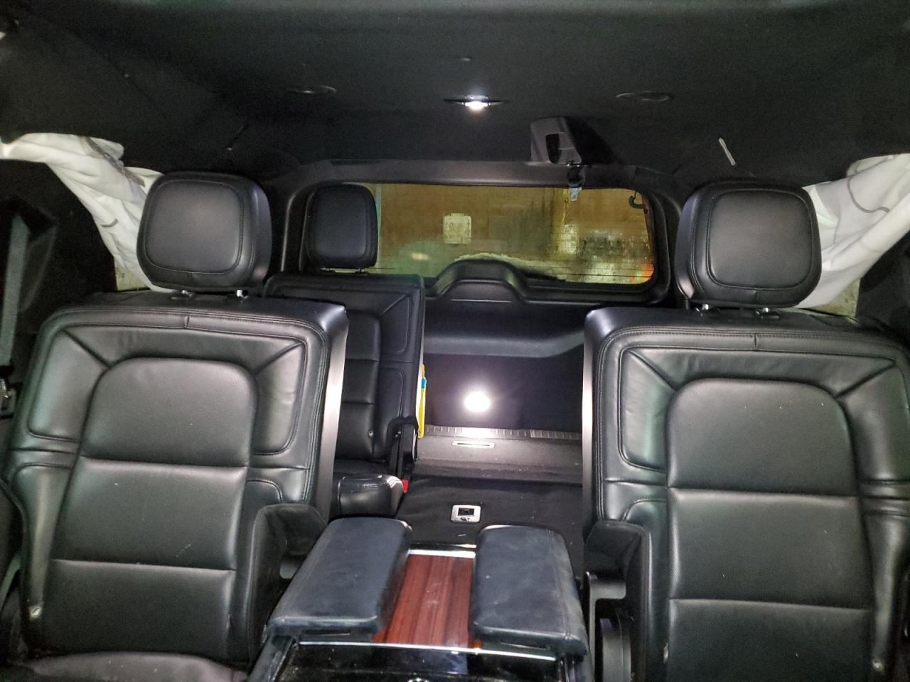 2020 Lincoln Navigator - Image 10