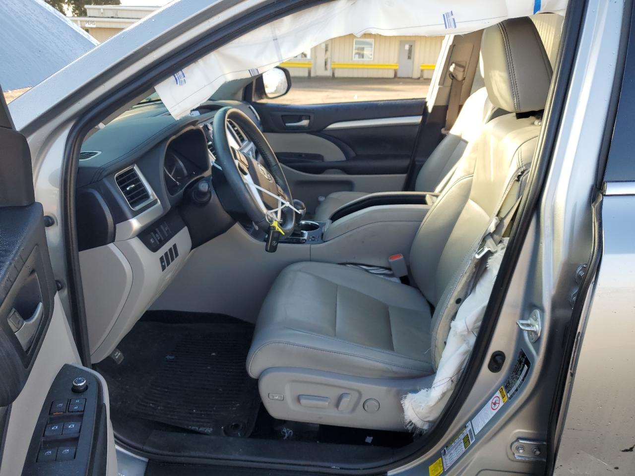 2019 Toyota Highlander - Image 7