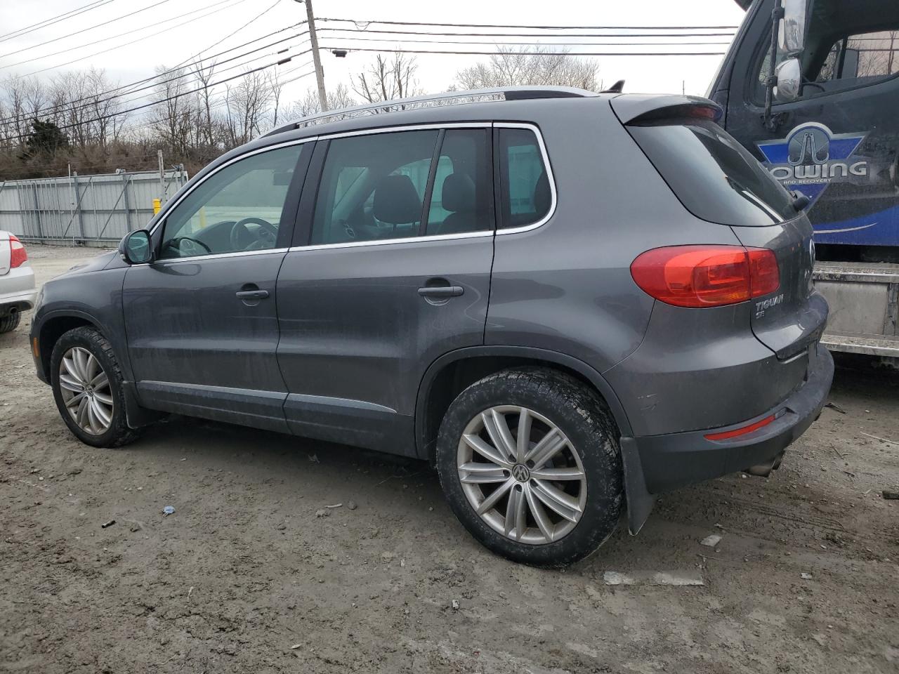 2016 Volkswagen Tiguan - Image 2