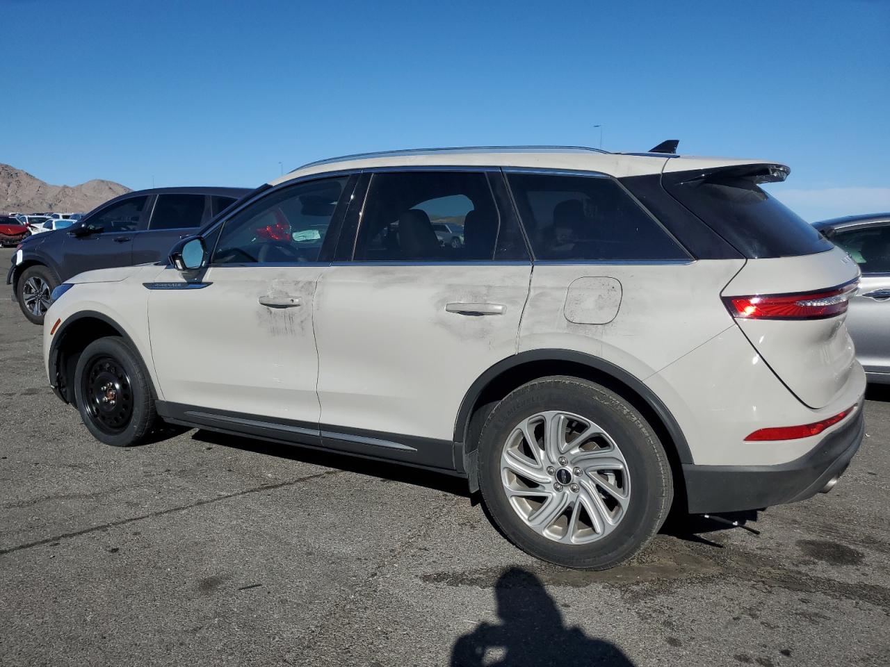 2022 Lincoln Corsair - Image 2