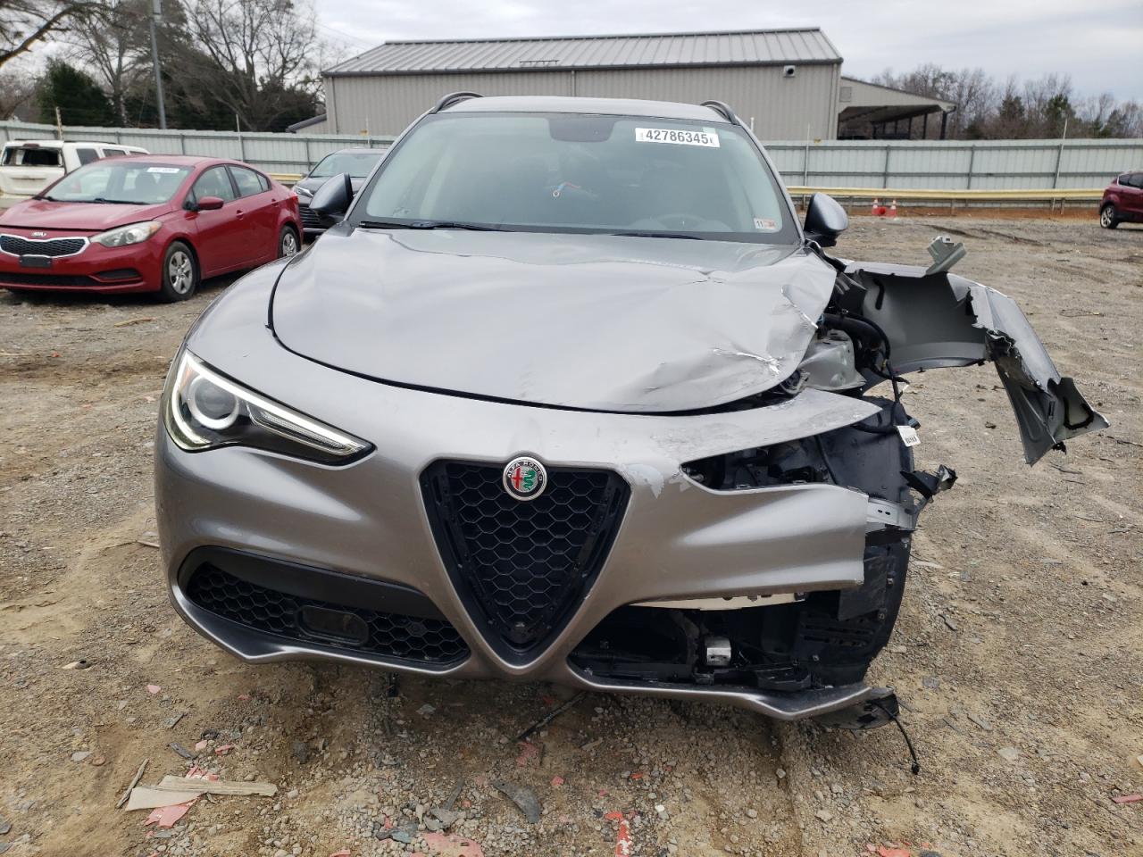 2018 Alfa Romeo Stelvio - Image 5