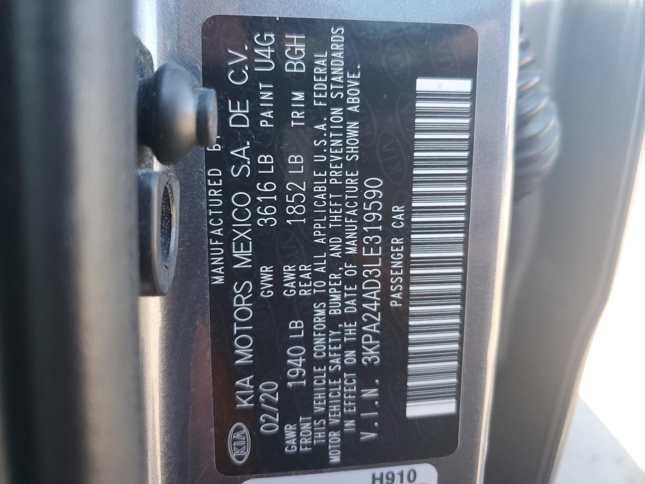 2020 Kia Rio - Image 14