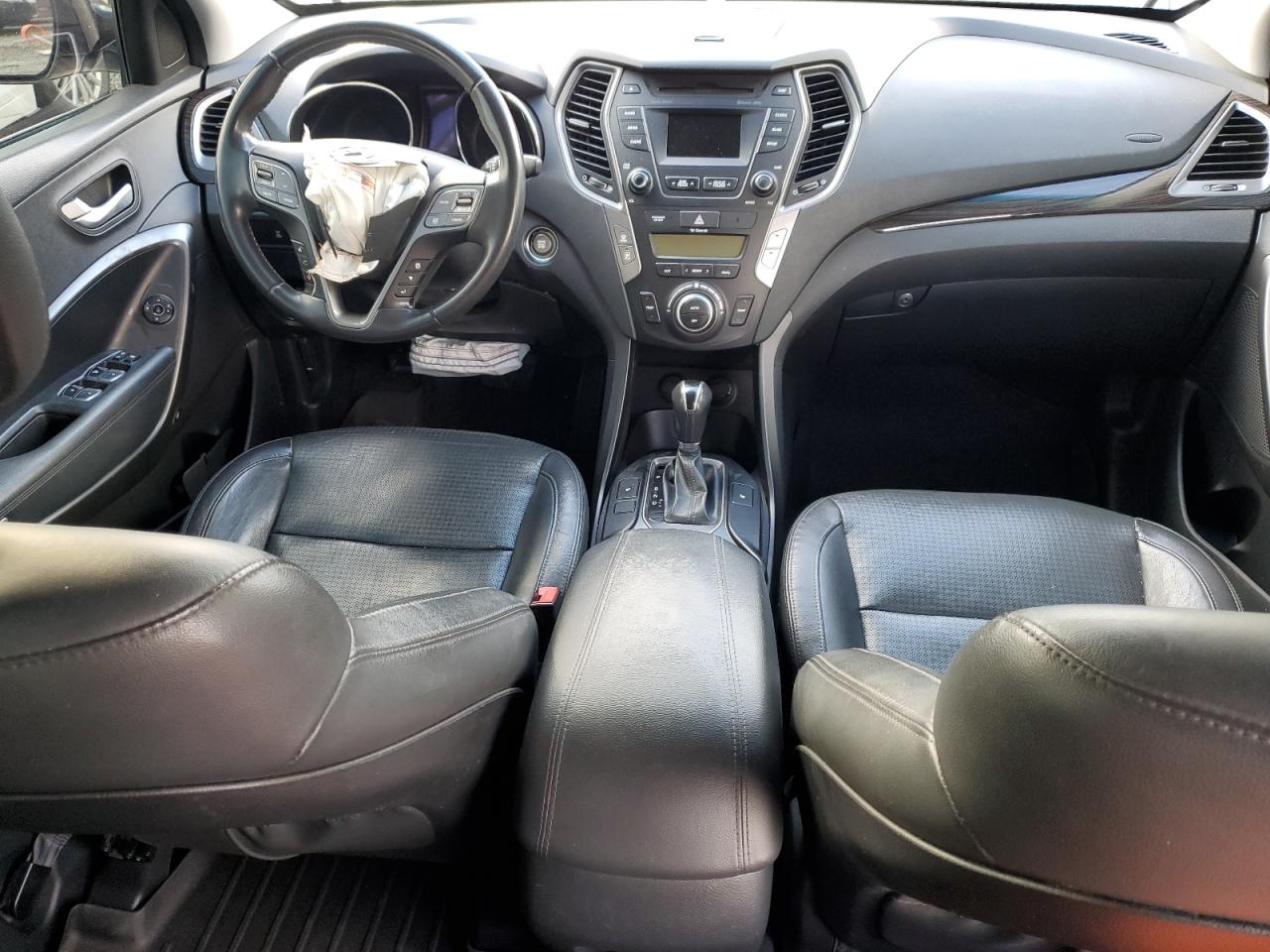 2014 Hyundai Santa Fe - Image 8