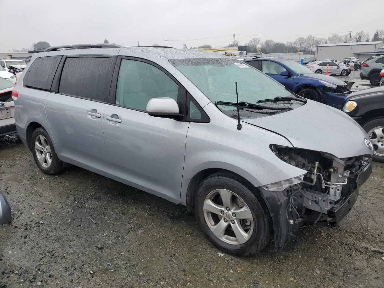 2011 Toyota Sienna - Image 4