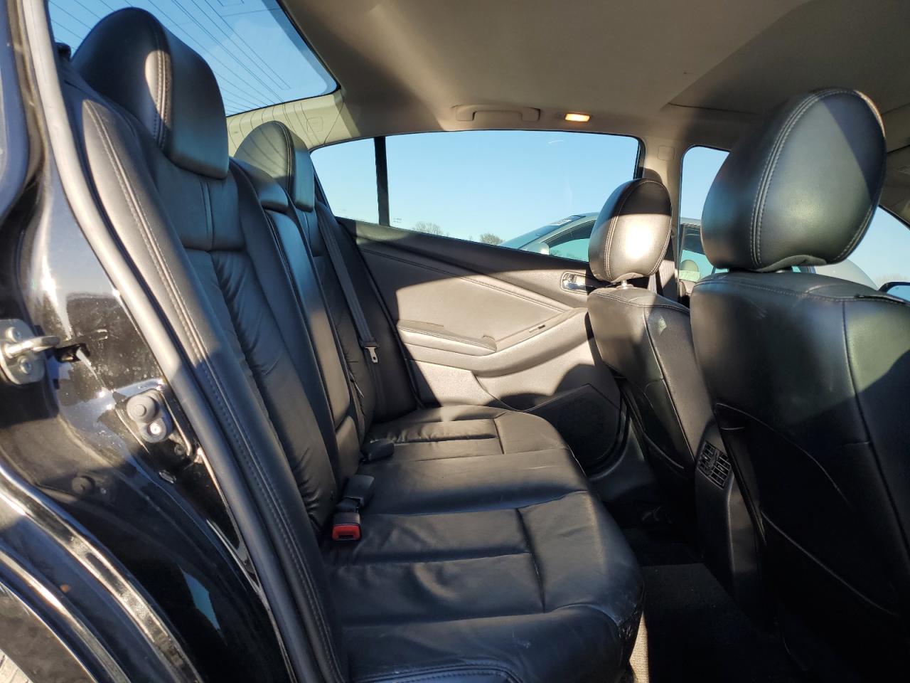 2011 Nissan Altima - Image 10