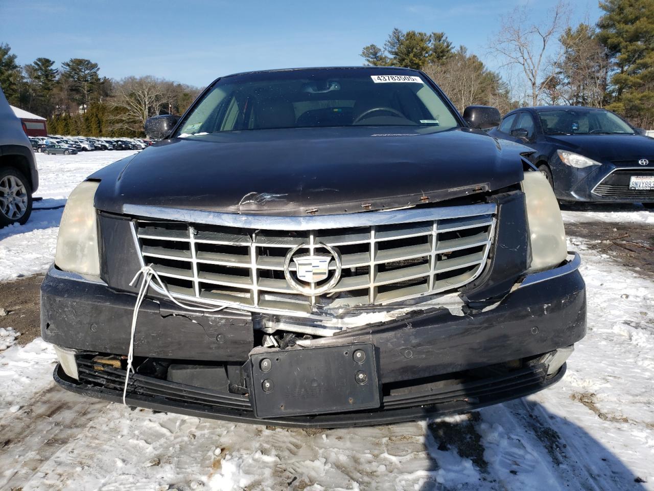 2009 Cadillac DTS - Image 5