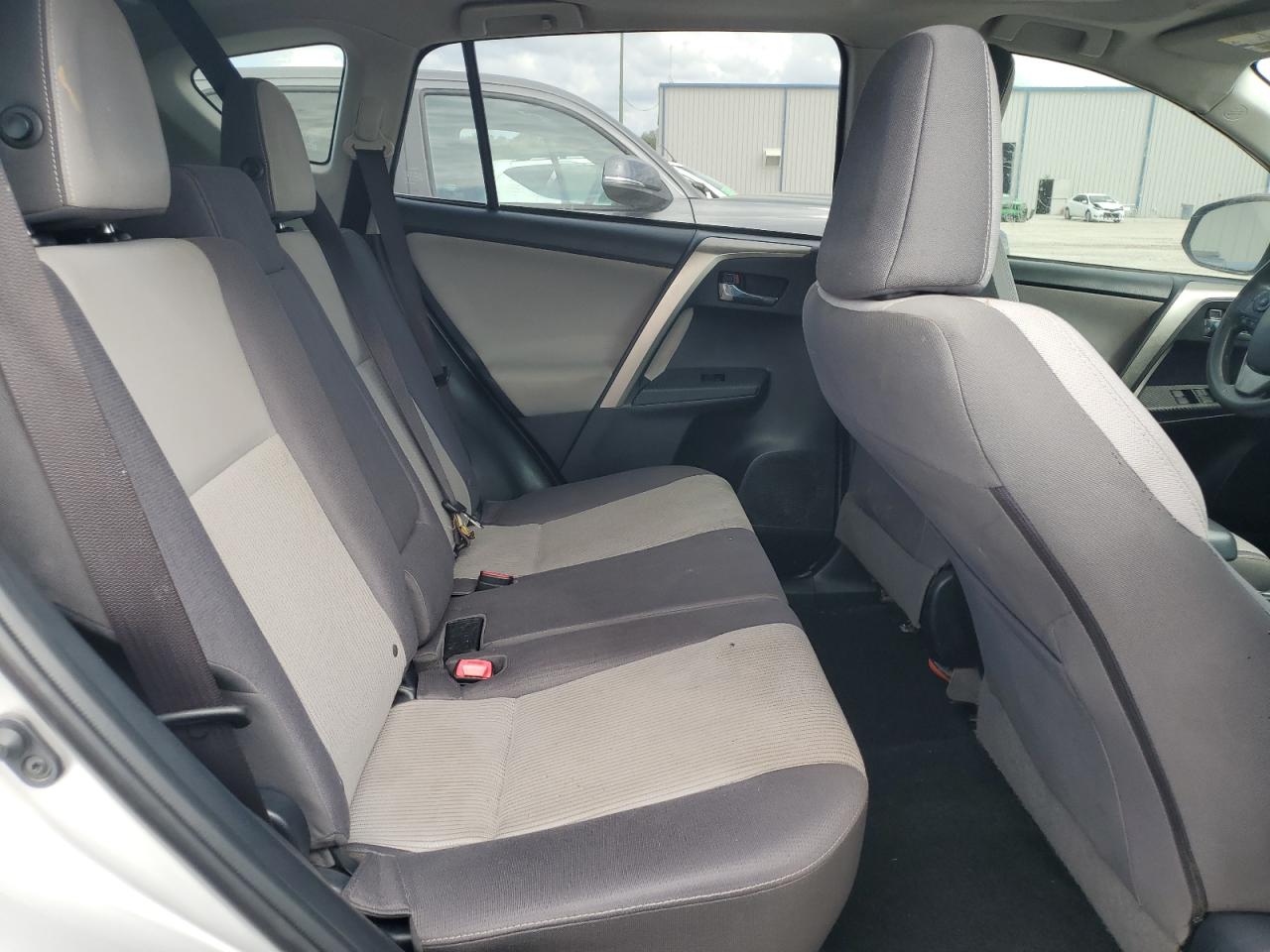 2015 Toyota RAV 4 - Image 11