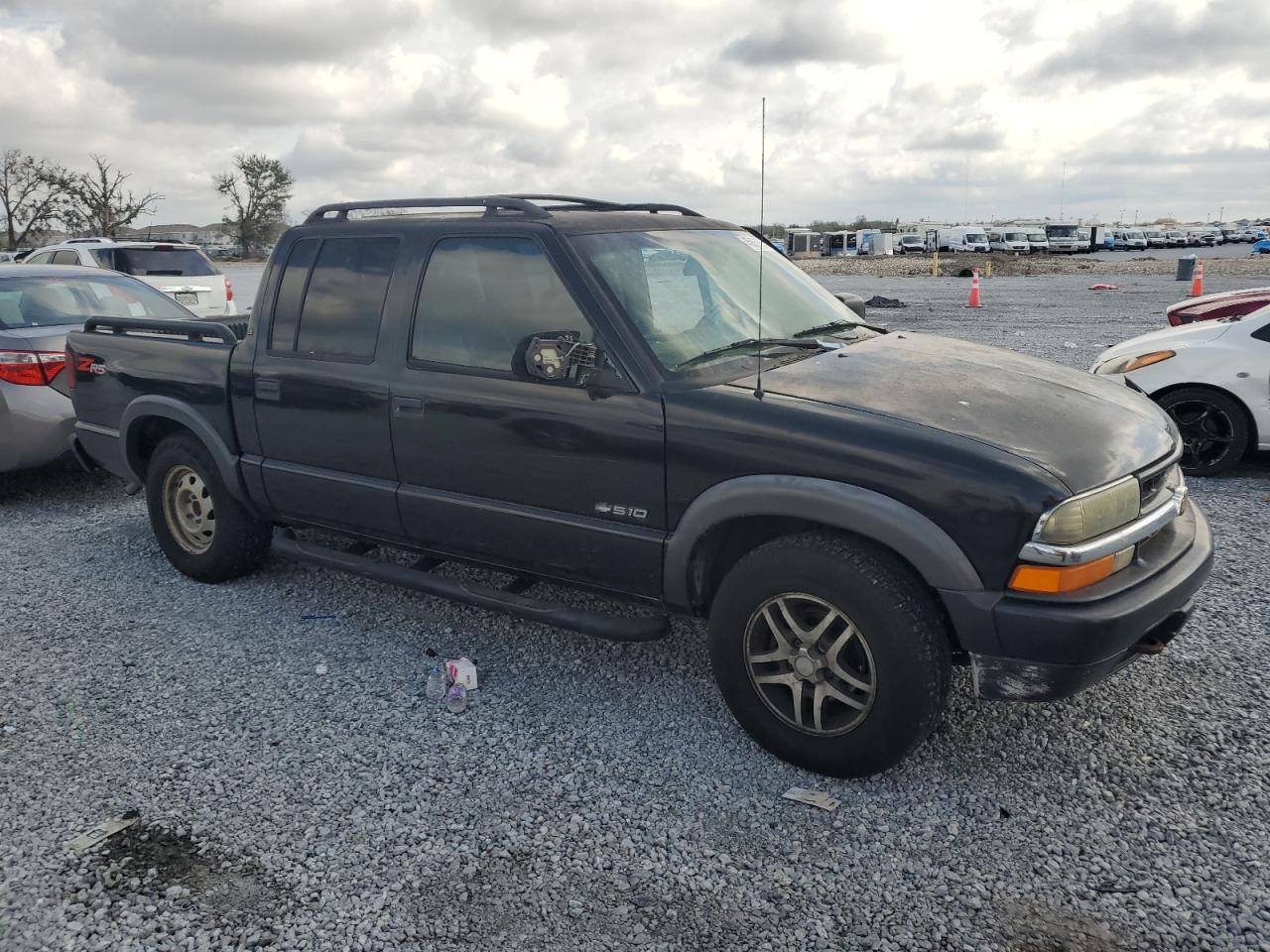 2002 Chevrolet S-10 Pickup - Image 4