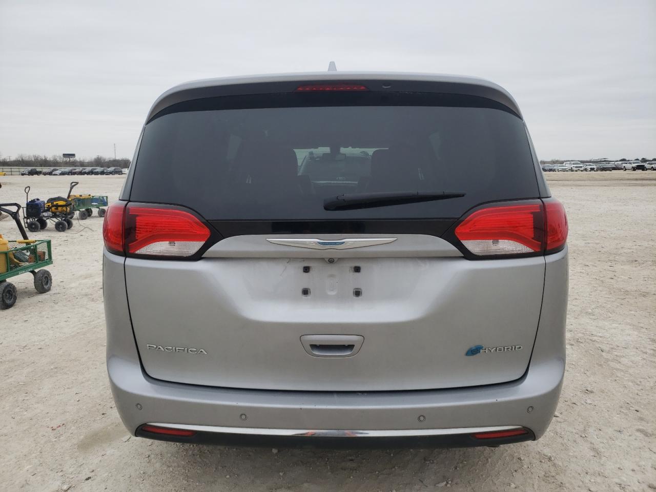 2018 Chrysler Pacifica - Image 6
