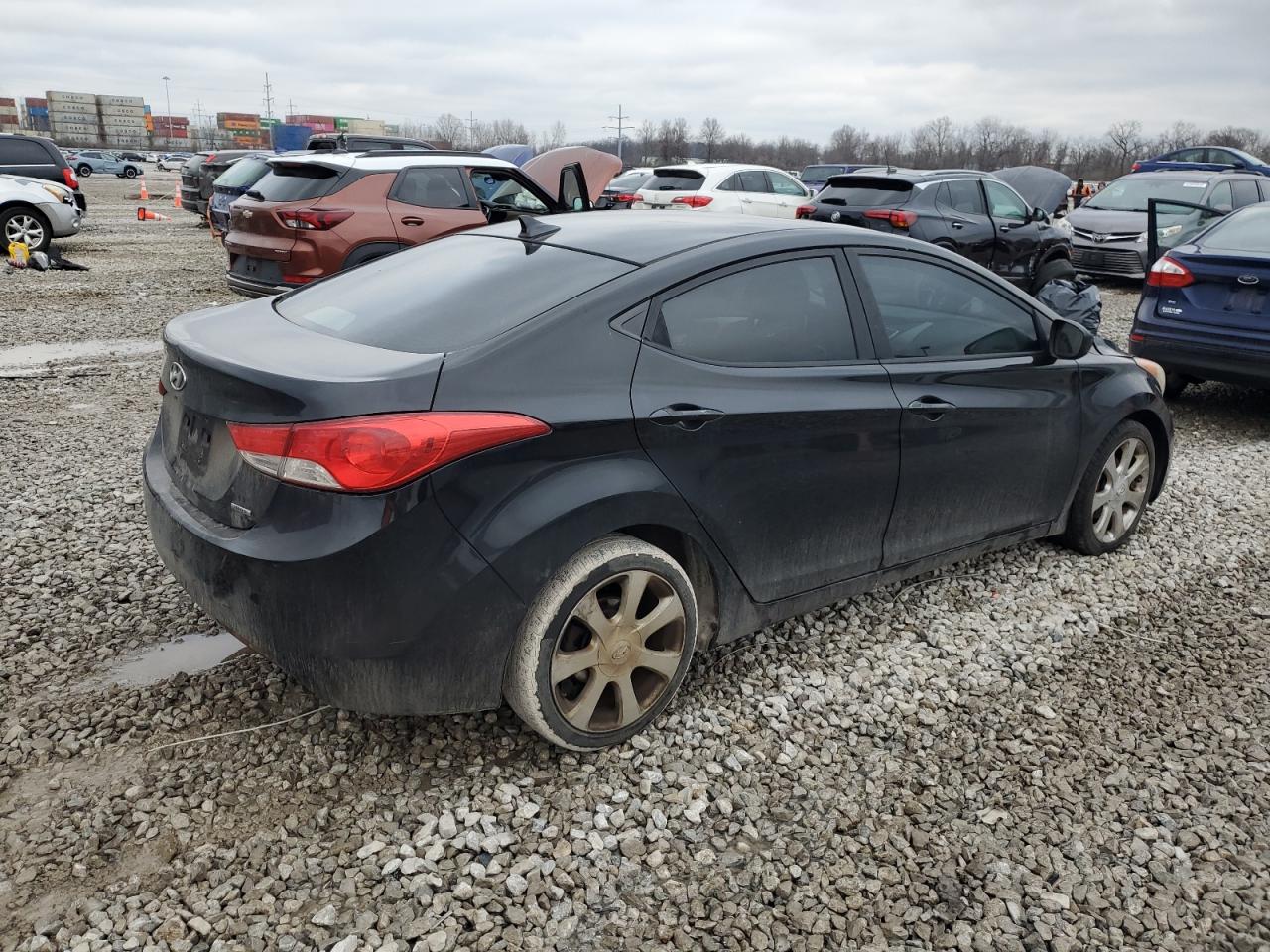 2011 Hyundai Elantra - Image 3