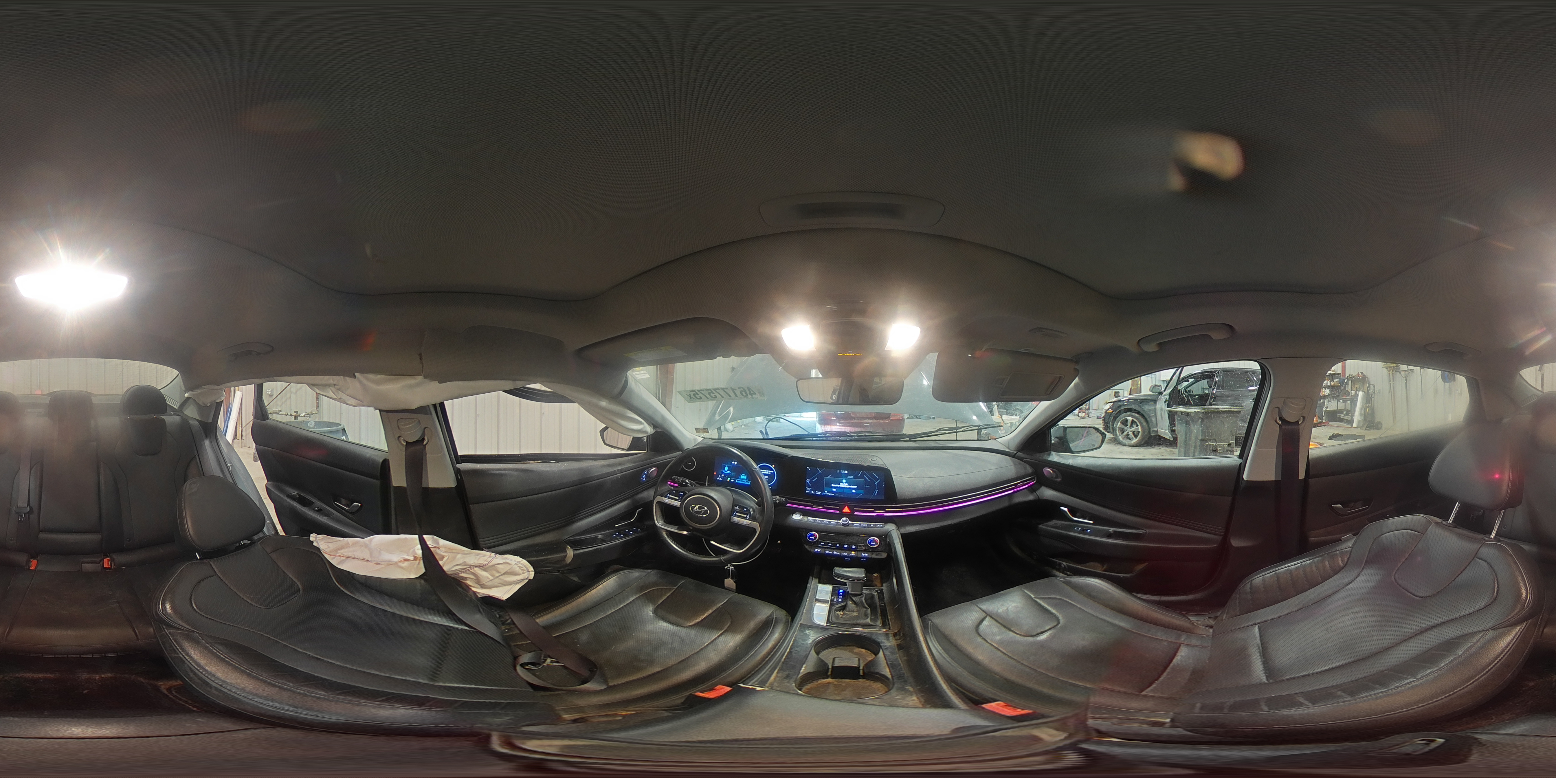 2022 Hyundai Elantra - Image 13
