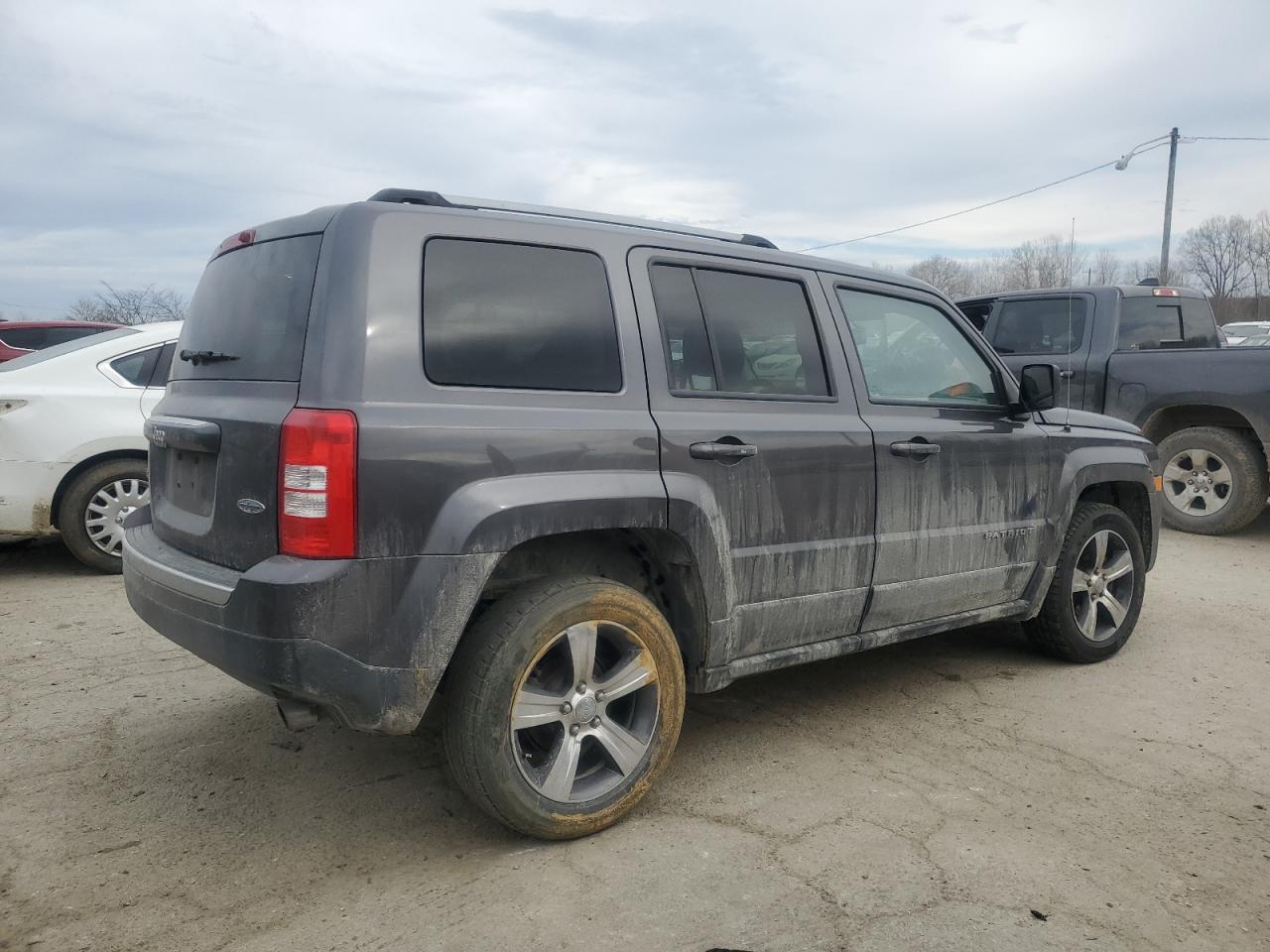 2016 Jeep Liberty (Patriot) - Image 3