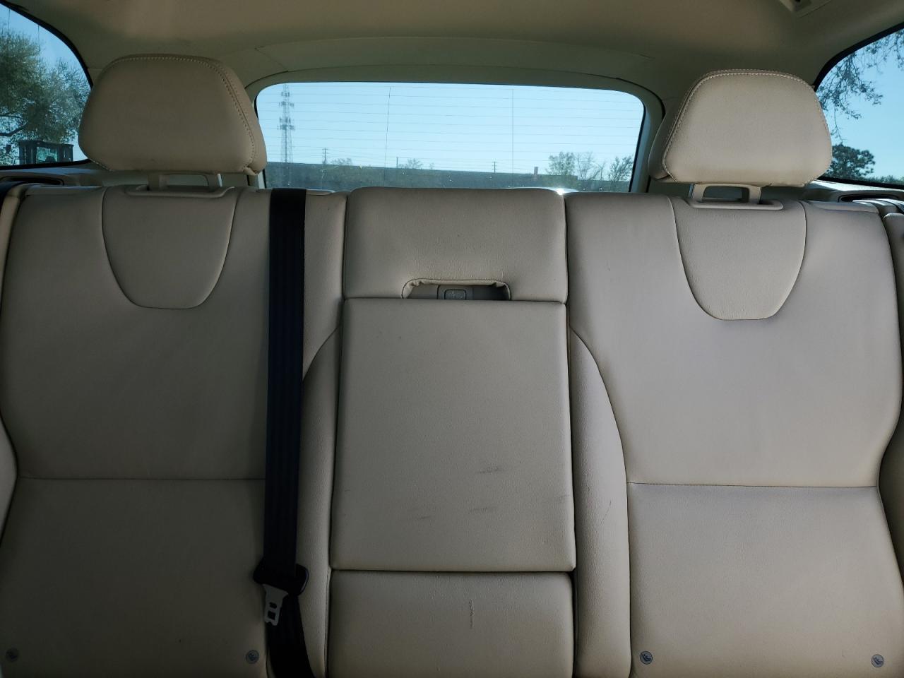 2016 Volvo XC60 - Image 10