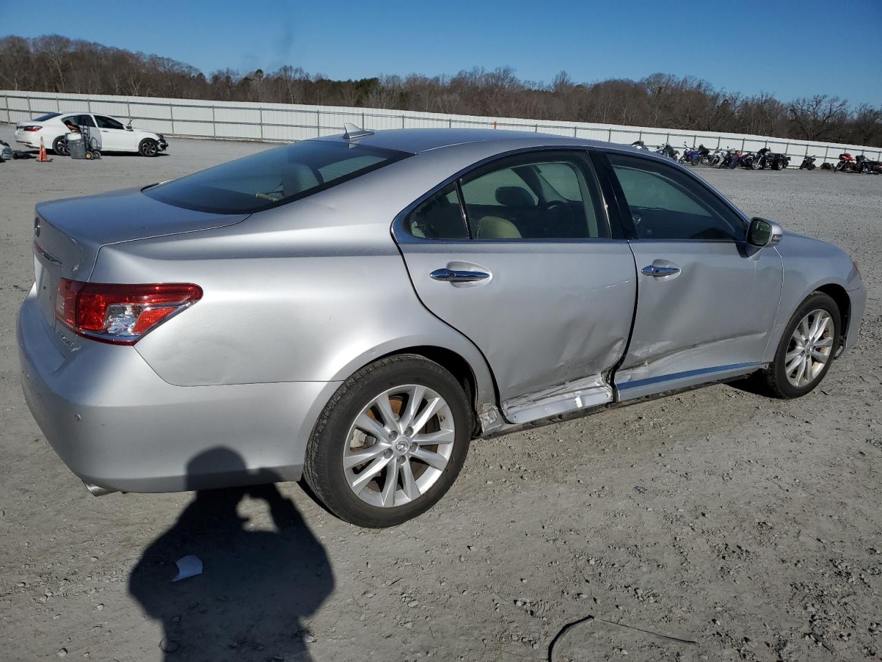 2011 Lexus ES - Image 3