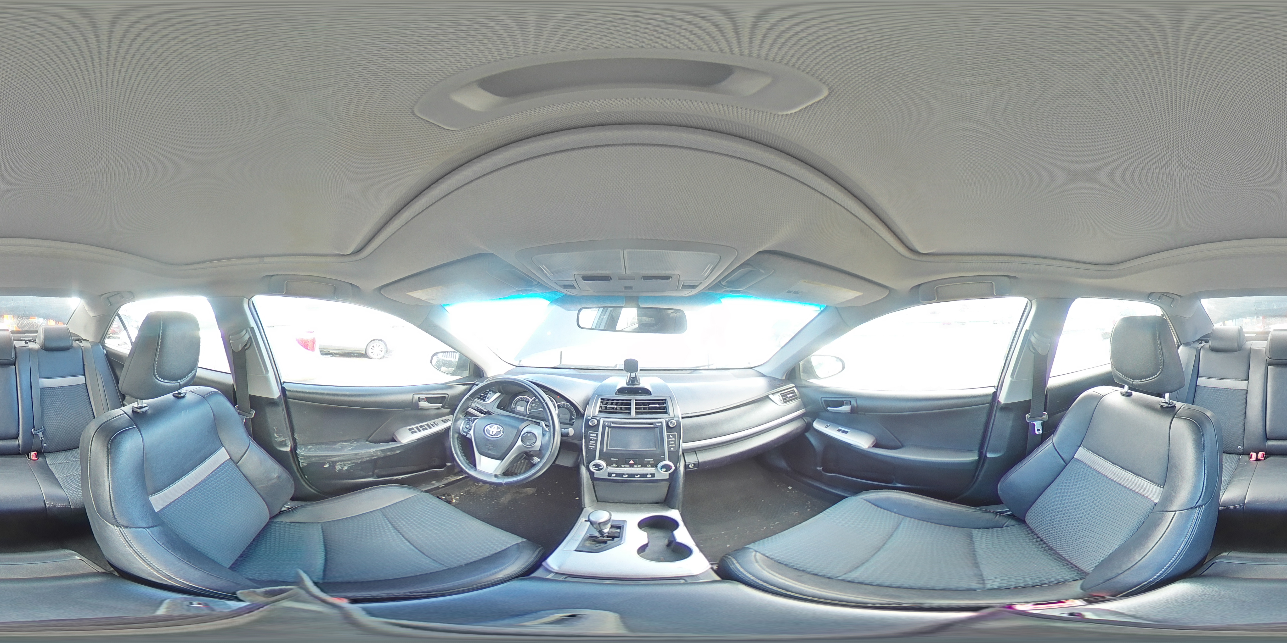2014 Toyota Camry - Image 13