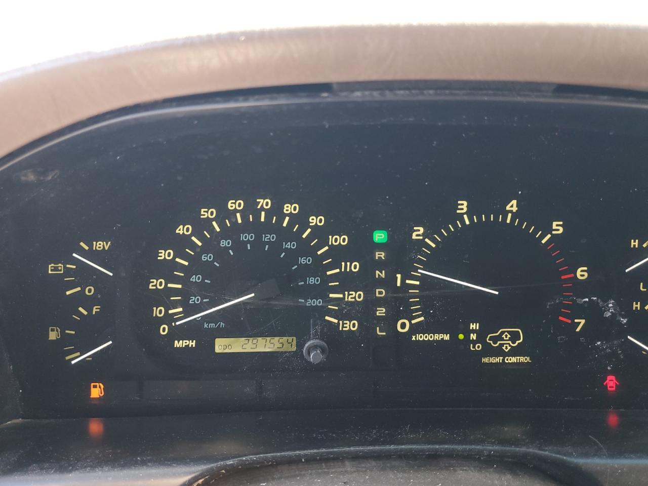 1999 Lexus LX - Image 9