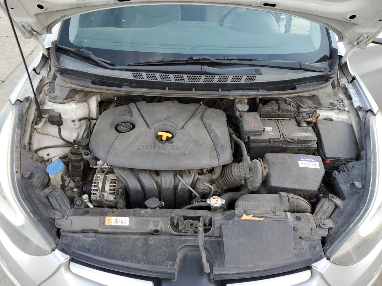 2014 Hyundai Elantra - Image 11