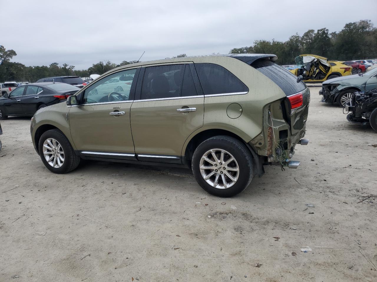 2013 Lincoln MKX - Image 2