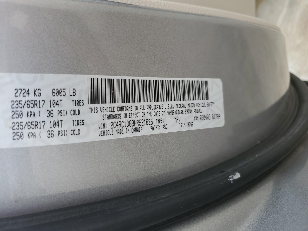 2017 Chrysler Pacifica - Image 15
