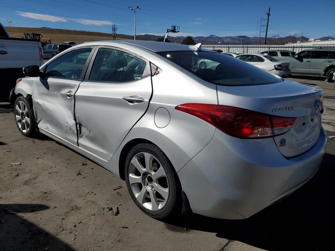 2013 Hyundai Elantra - Image 2