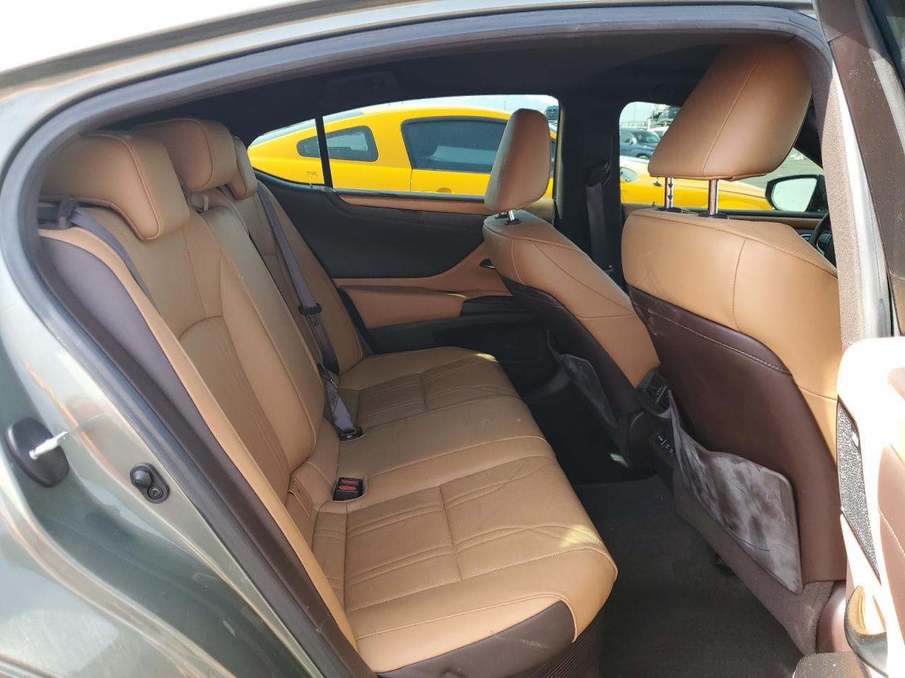 2020 Lexus ES - Image 10