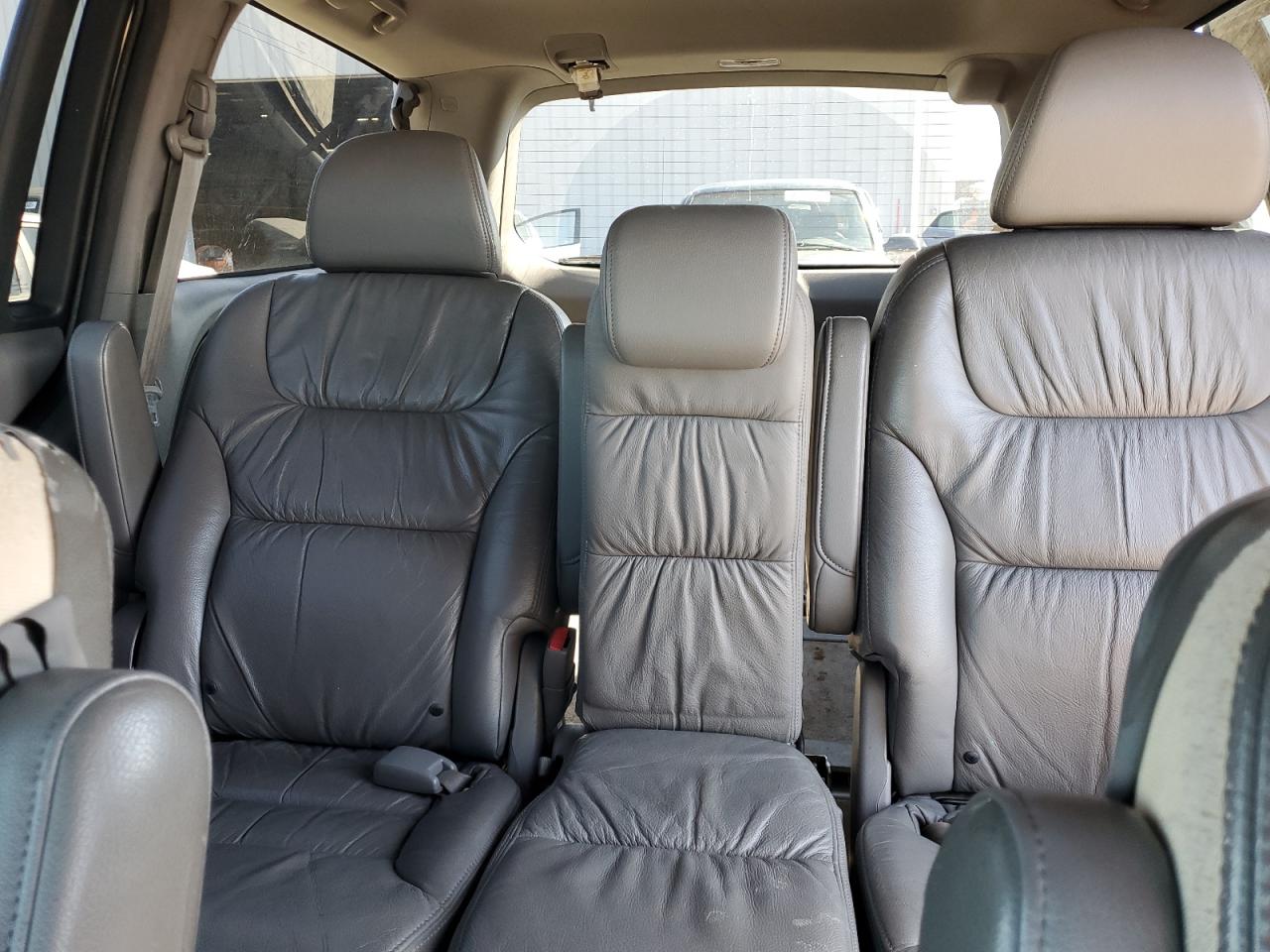 2010 Honda Odyssey - Image 10