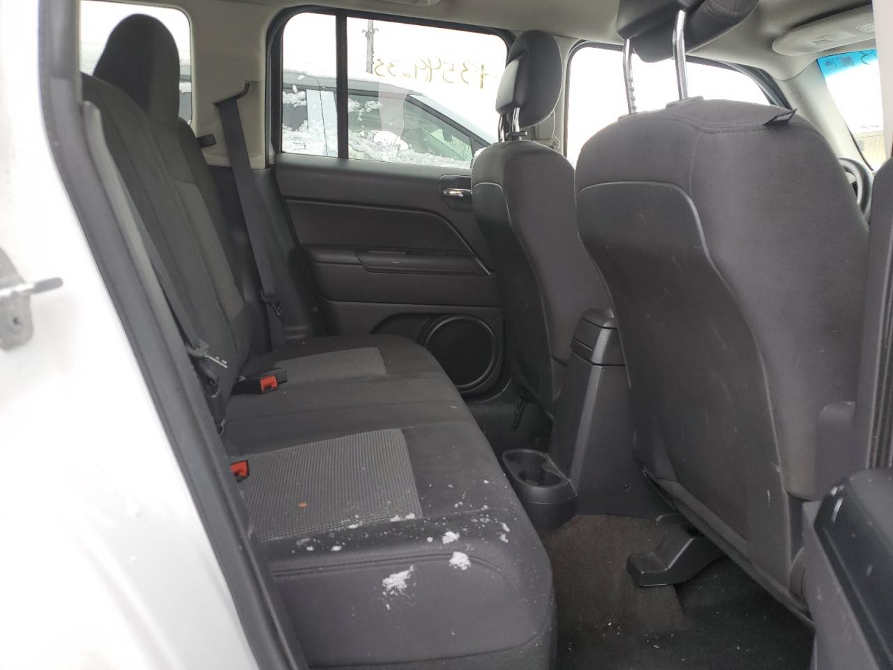2014 Jeep Liberty (Patriot) - Image 11