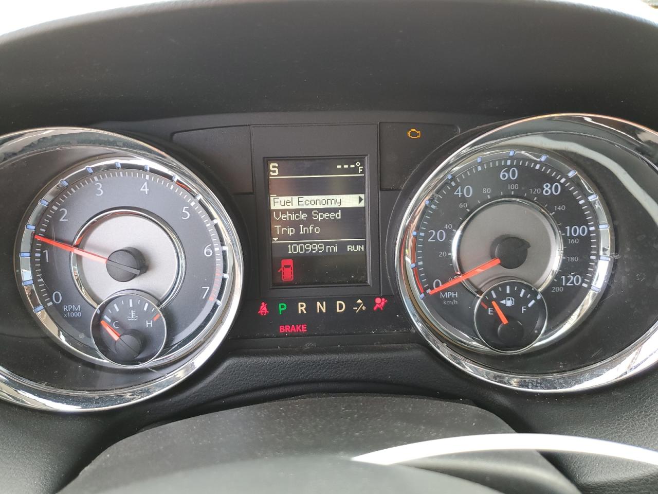 2014 Chrysler Town & Country - Image 9