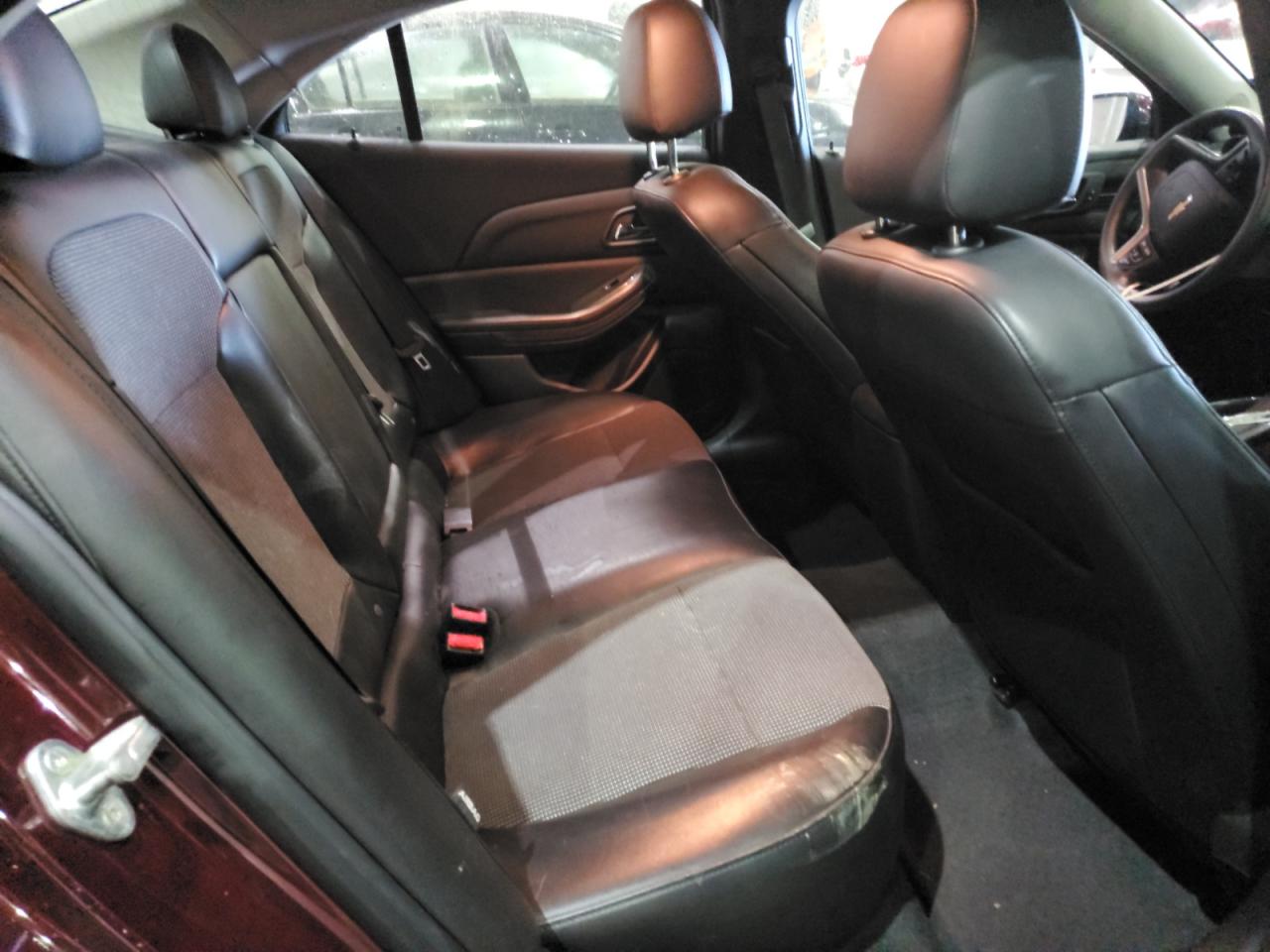 2016 Chevrolet Malibu - Image 10