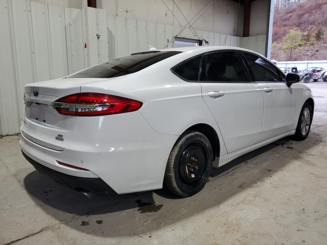 2019 Ford Fusion - Image 3