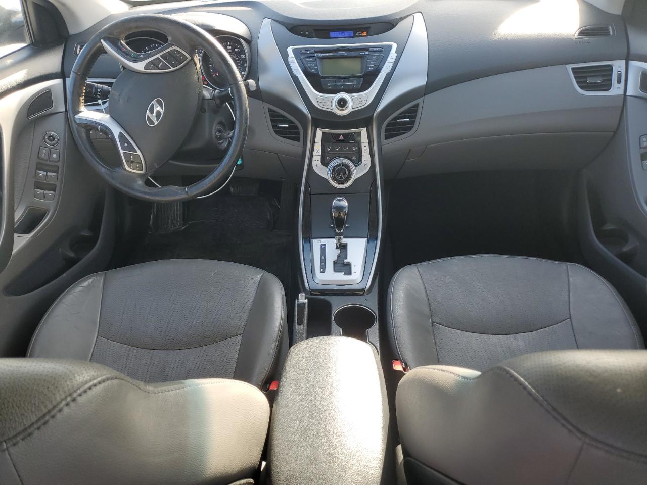 2013 Hyundai Elantra - Image 8