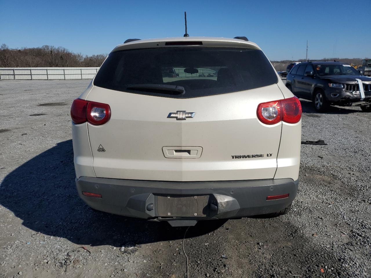 2011 Chevrolet Traverse - Image 6