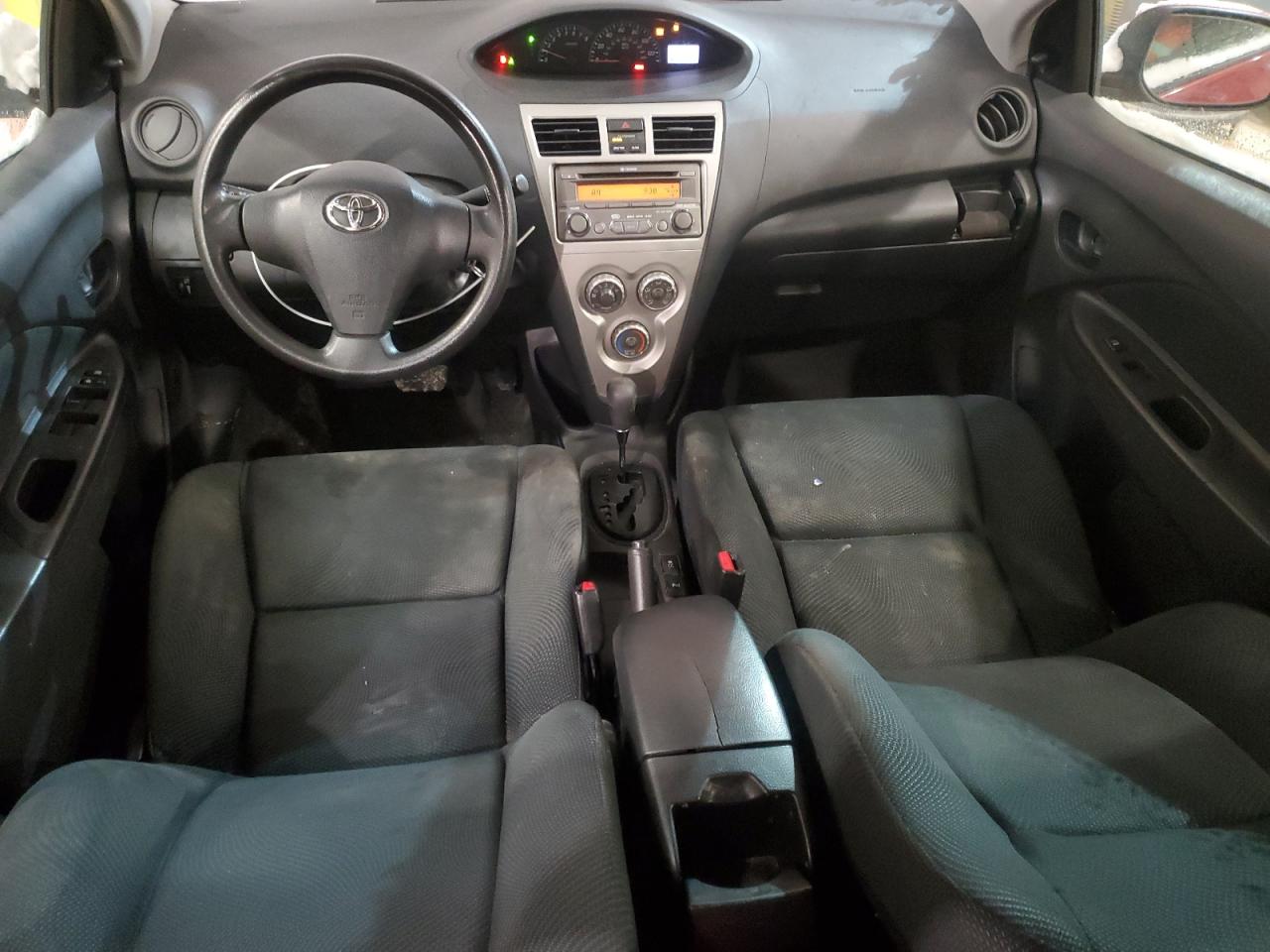 2012 Toyota Yaris - Image 8